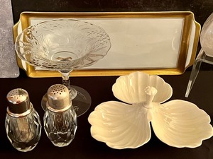lot 39 image: Vintage Glassware