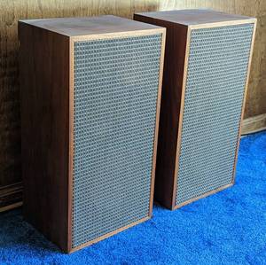 lot 9 image: Pair of Vintage Companionette Speakers