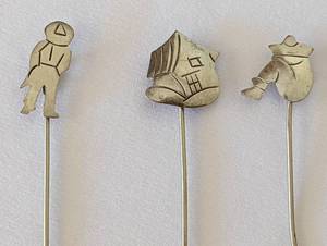 lot 59 image: Vintage Sterling Silver Hors doeuvre Picks