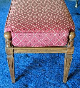 lot 64 image: Vintage Upholstered Bench