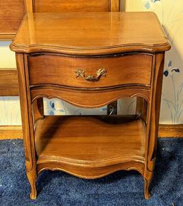 lot 70 image: Vintage King Size Headboard and Matching Nightstand