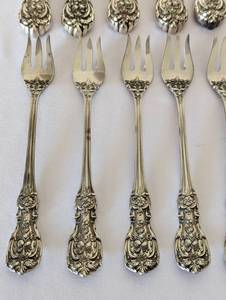 lot 77 image: Reed and Barton Francis Sterling Silver Serving Spreaders and Relish Forks
