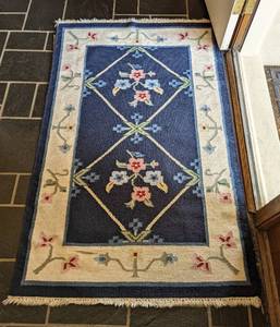 lot 88 image: Woven Accent Rug