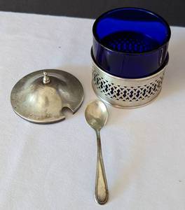 lot 95 image: Sterling Silver Salt Cellar and Kiddish Cup