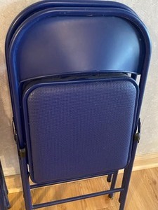 lot 139 image: Set of of 4 Bright Blue Folding Chairs with Cushioned Seats