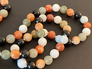 lot 117 image: Lovely Natural Stone Beaded Necklace