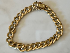 lot 147 image: 14k Gold Bracelet