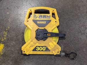 DeWalt 300 Measuring Tape