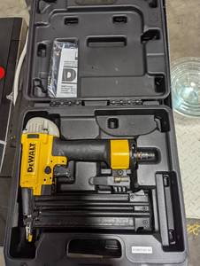 DeWalt 18ga Pneumatic Brad Nailer