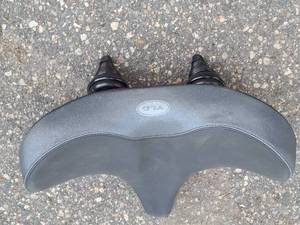 lot 29 image: YLG Oversized Comfort Bike Seat