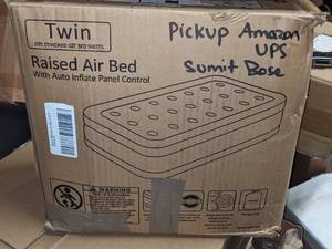 lot 106 image: Twin Raised Auto Inflate Air Bed