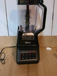 lot 3 image: Ninja BN701 Professional Plus Blender
