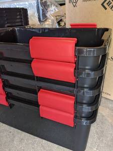lot 127 image: Set of 5 Iris Storage Containers with Locking Lids