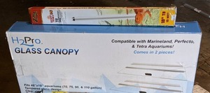 lot 139 image: Fish Tank Glass Canopy & 18 T8 Fluorescent Bulb