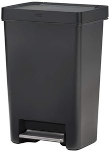 lot 95 image: Rubbermaid 13 Gallon Garbage Can wStep Open Lid