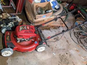 lot 19 image: Toro Recycler 6.5HP Lawnmower with ...
