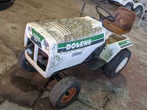 lot 21 image: Bolens G 12XL Riding Lawnmower Sta...