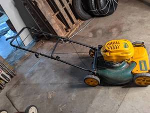lot 29 image: Yard-Man 195CC Self Propelled Lawn ...