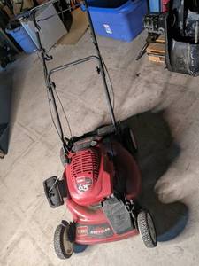 lot 31 image: Toro Recycler 6.5HP Lawnmower Star...
