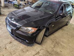 lot 1 image: 2006 BMW 330I (Black) Cosmetic Dama...