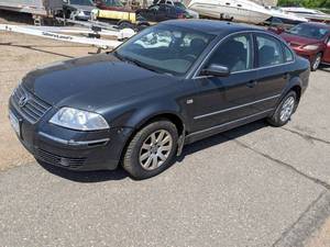 lot 3 image: 2003 Volkswagen Passat Front Bumpe...