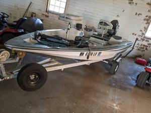 lot 5 image: 1987 Starline Shamrock 14 6 Boat ...