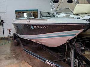 lot 7 image: 1989 Baja Islander 22 6 Boat with...