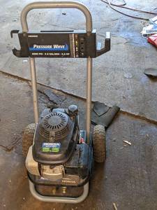 lot 13 image: Honda GCV150 5.5 (2500 PSI) Pressur...