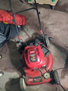 lot 15 image: Toro Recycler 6.5HP Lawnmower Star...