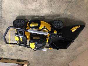 lot 4 image: Dewalt 21.5 in. 20-Volt MAX Lithium-Ion Cordless Battery Walk Behind Push Mower Customer Returns See Pictures No Battery or  Charger