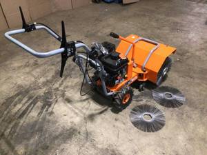 lot 9 image: Yardmax Power Sweeper customer return see pictures