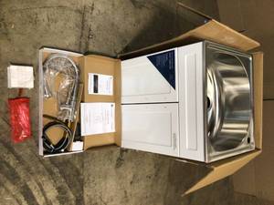 lot 28 image: Glacier Bay All-in-One Undermount Stainless Steel 24  in. Workstation Kitchen Sink with Faucet and Accessories damaged back  customer return see pictures