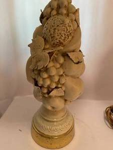 lot 64 image: 2 Vintage Fruit Themed Table Lamps