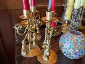 lot 81 image: Variety of Vintage Decorative Candle Holders
