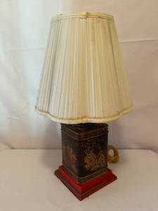 lot 47 image: Metal Asian Themed Table Lamp