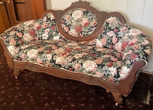 lot 84 image: Vintage Floral Sofa on Casters