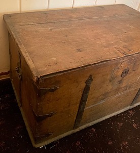 lot 85 image: Vintage Wooden Storage Chest on Casters