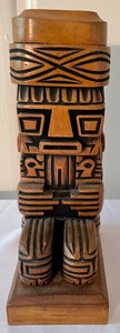 lot 108 image: Terrific Tiki Decor