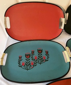 lot 127 image: Vintage Serving Trays