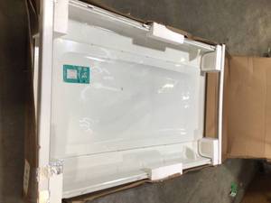 Sterling STORE 48 in. x 76 in. 1-Piece Direct-to-Stud Alcove Shower Back Wall in White - HAS DAMAGE - Review all pictures