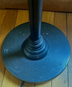 lot 52 image: Fine Floor Lamp