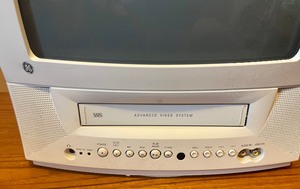 lot 55 image: GE TVVCR Combo