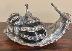 lot 82 image: Bejeweled Snail Trinket Box