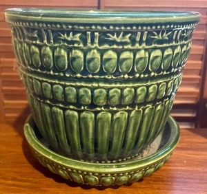 lot 94 image: Pretty Pots and Planters