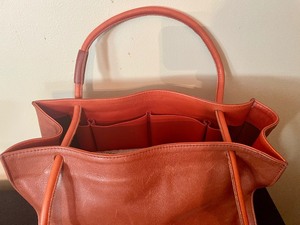 lot 96 image: Beautiful Burnt Orange Leather Purse