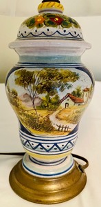 lot 118 image: Classy Decorative Lamp