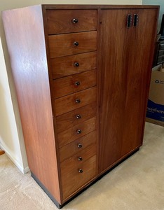 lot 148 image: Marvelous Mid Century DresserCabinet