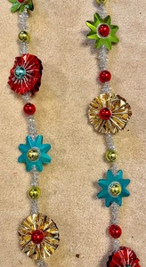 lot 167 image: Festive Garland