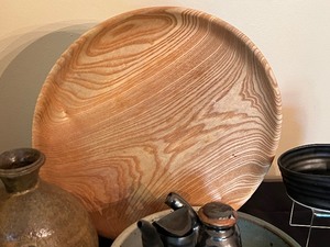 lot 181 image: Variety of Lovely Pottery Items and Wood Turning Platter
