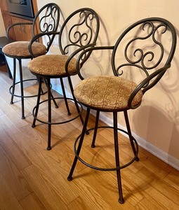 lot 217 image: 3 Beautiful Barstools